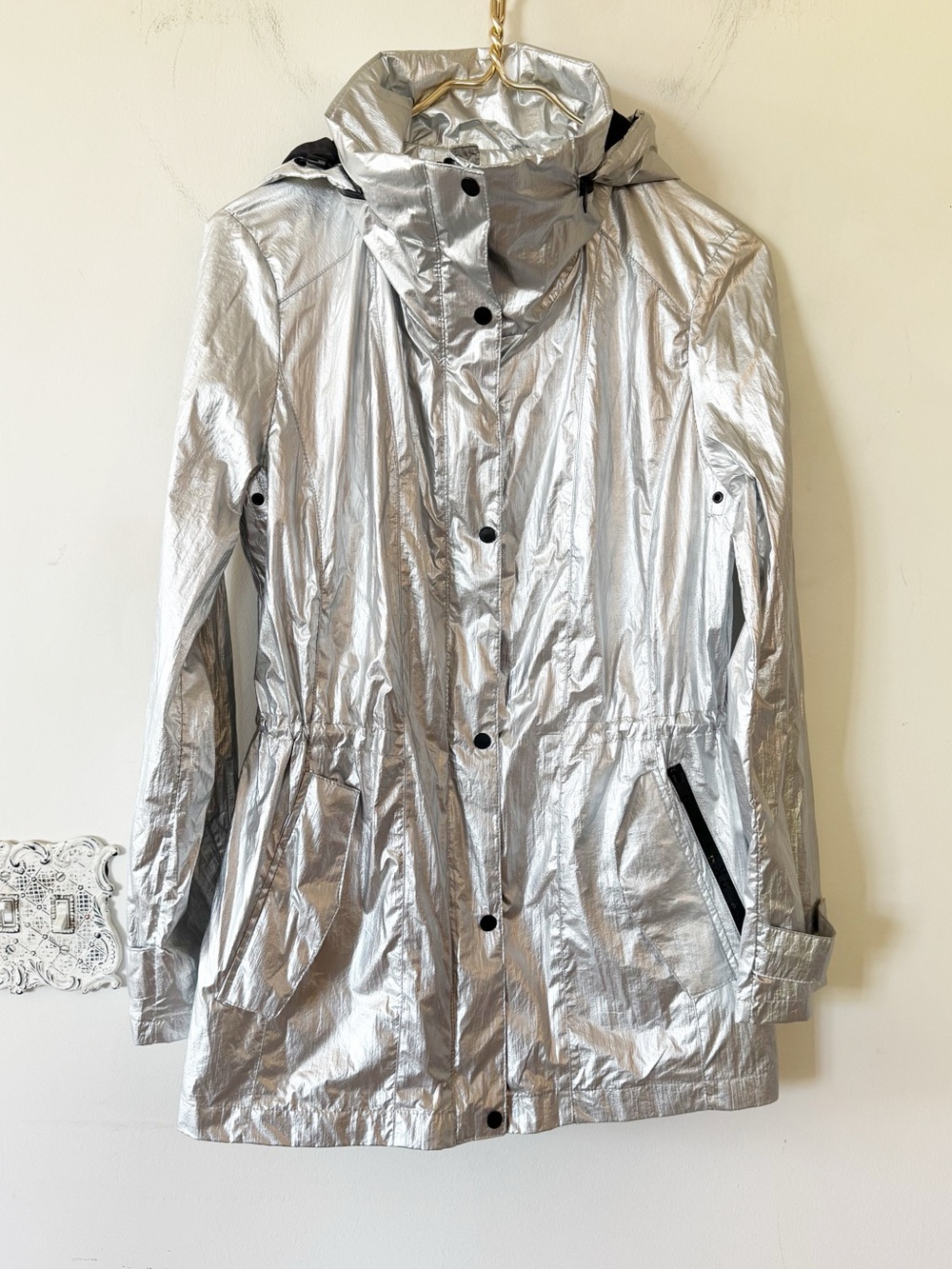 DKNY Silver Metallic Hooded Anorak Lightweight Windbreaker Rain Jacket XS - Picture 3 of 12
